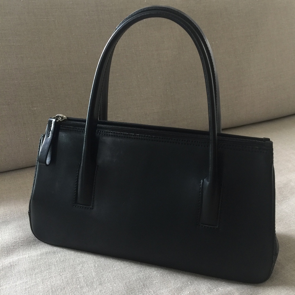 Kenneth Cole Retro Handbag (Black Leather)